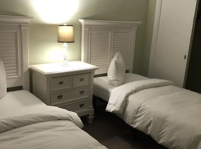 Surf N' Motel