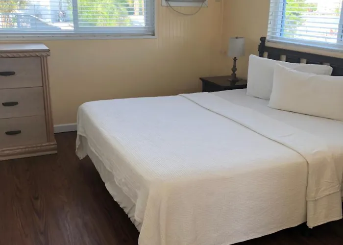 Surf N' Motel Clearwater Beach